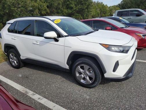 2022 Toyota RAV4 Hybrid LE