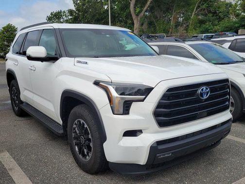Ice Cap 2024 Toyota Sequoia SR5