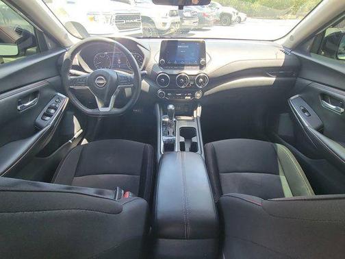 Aspen White Tricoat/Super Black 2024 Nissan Sentra SR