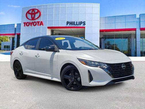 Aspen White Tricoat/Super Black 2024 Nissan Sentra SR