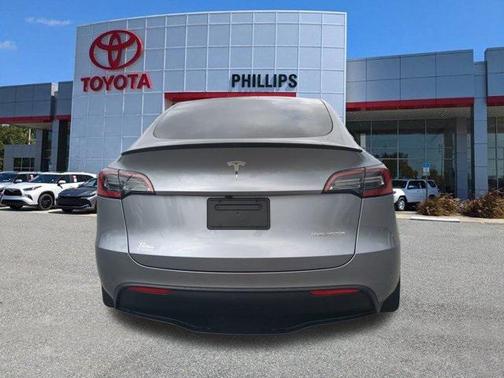 2024 Tesla Model Y Performance Dual Motor All-Wheel Drive