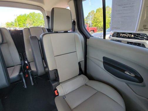 2018 Ford Transit Connect Titanium w/Rear Liftgate