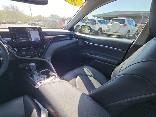 2021 Toyota Camry Hybrid XLE