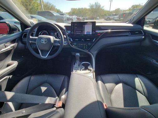 2021 Toyota Camry Hybrid XLE