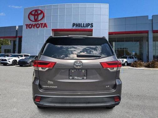 2019 Toyota Highlander LE