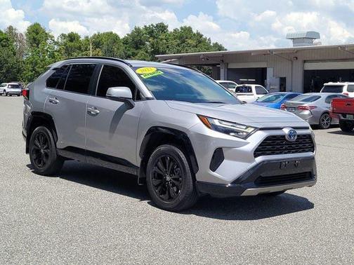 2022 Toyota RAV4 Hybrid SE