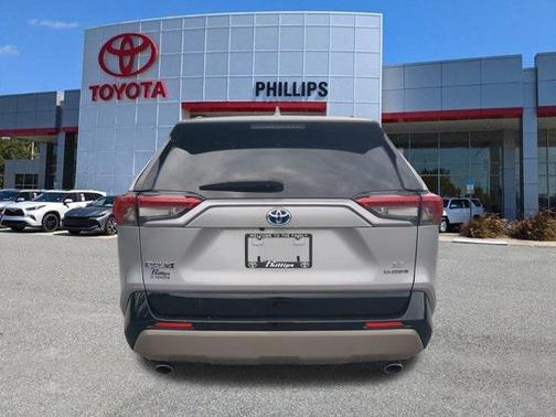 2022 Toyota RAV4 Hybrid SE