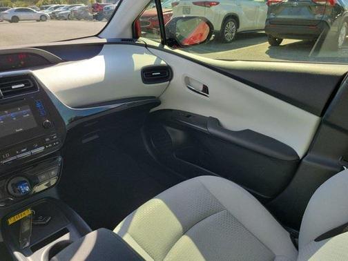 2019 Toyota Prius LE