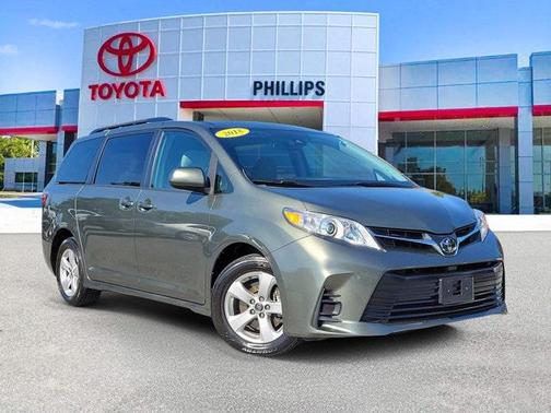 2018 Toyota Sienna LE