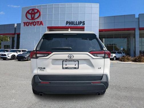 2022 Toyota RAV4 LE