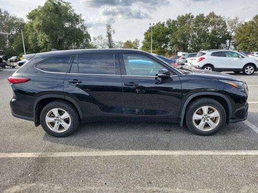 2022 Toyota Highlander L