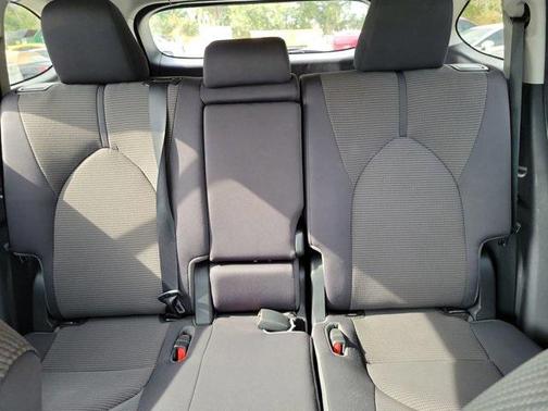 2022 Toyota Highlander L