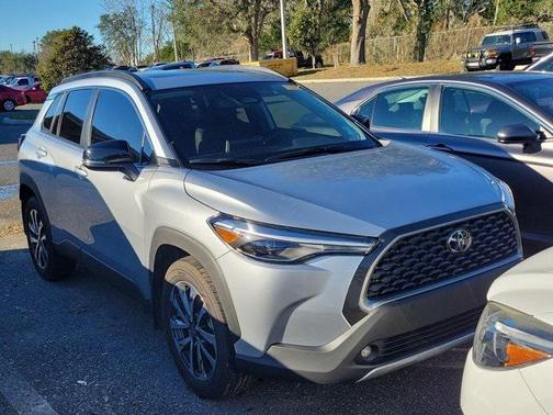 2025 Toyota Corolla Cross XLE