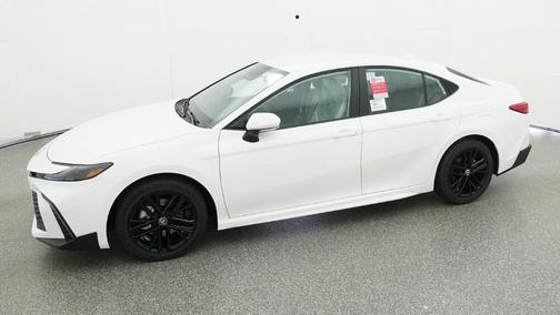 Ice 2026 Toyota Camry SE