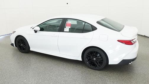 Ice 2026 Toyota Camry SE