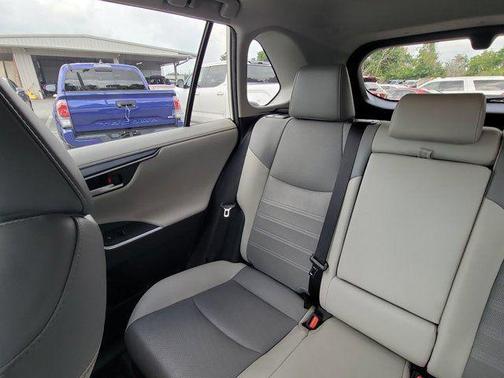 Blizzard Pearl 2020 Toyota RAV4 Hybrid Limited