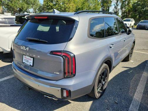 Everlasting Silver 2023 Kia Telluride SX X-Line