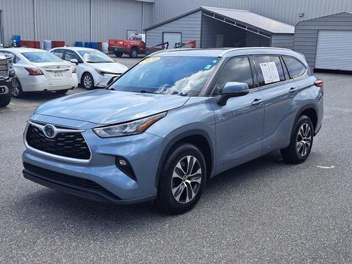 2020 Toyota Highlander Hybrid XLE