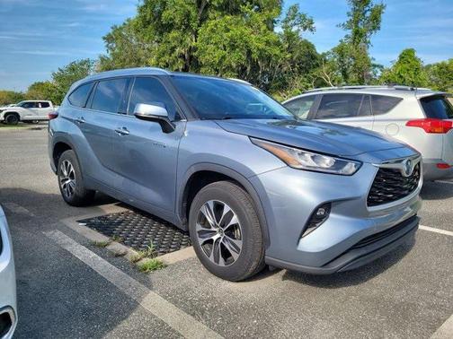 2020 Toyota Highlander Hybrid XLE