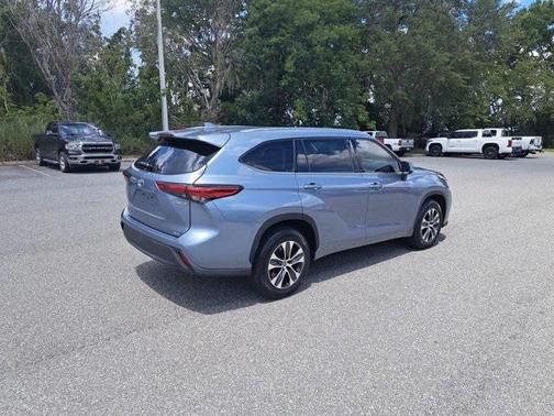 2020 Toyota Highlander Hybrid XLE