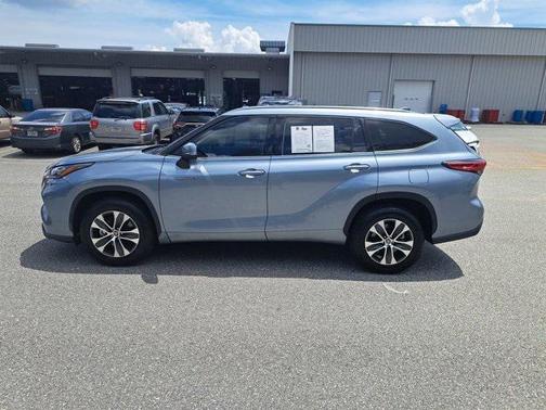 2020 Toyota Highlander Hybrid XLE