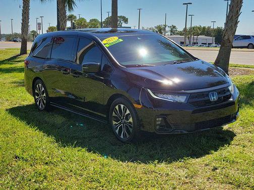 Crystal Black Pearl 2025 Honda Odyssey Elite