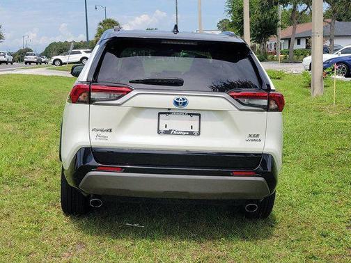 Blizzard Pearl w/Midnight Black Roof 2020 Toyota RAV4 Hybrid SE