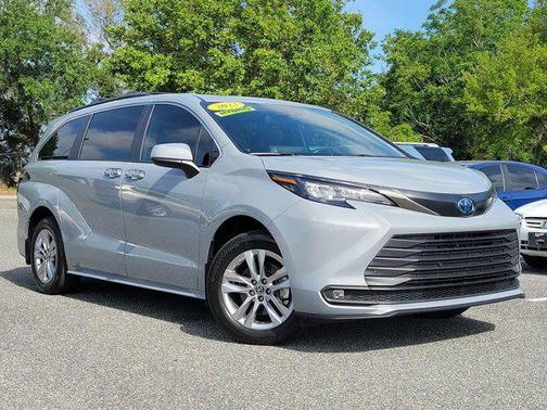 Cement 2023 Toyota Sienna Woodland Edition 7-Passenger