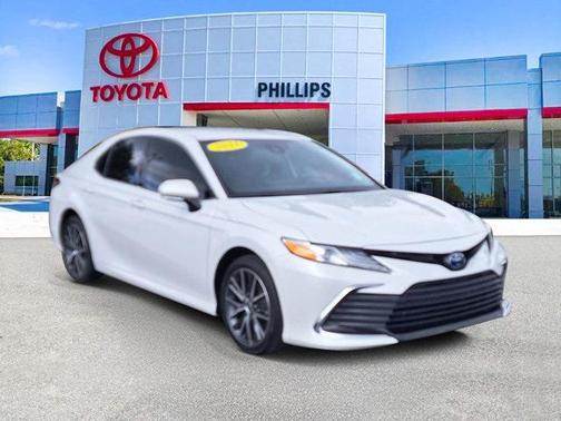 2023 Toyota Camry Hybrid XLE