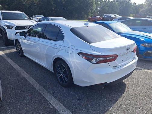 2023 Toyota Camry Hybrid XLE