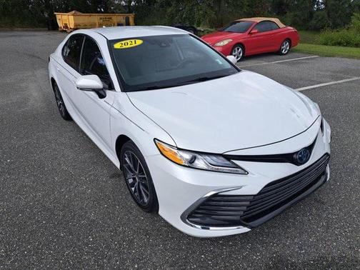 2023 Toyota Camry Hybrid XLE