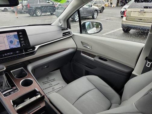2023 Toyota Sienna XLE 7 Passenger