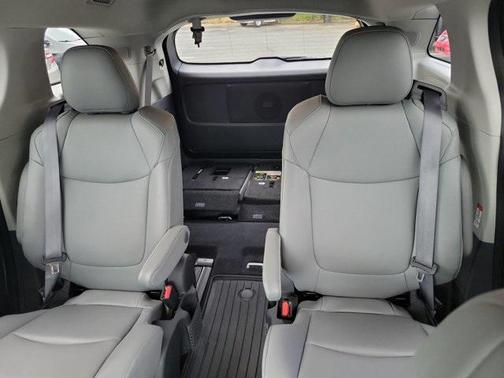 2023 Toyota Sienna XLE 7 Passenger