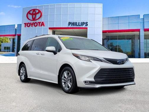2023 Toyota Sienna XLE 7 Passenger