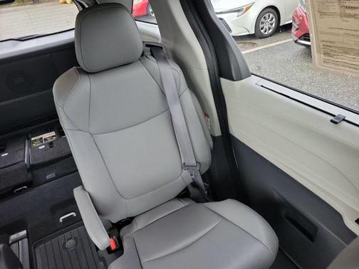 2023 Toyota Sienna XLE 7 Passenger