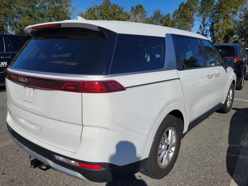 2024 Kia Carnival LX