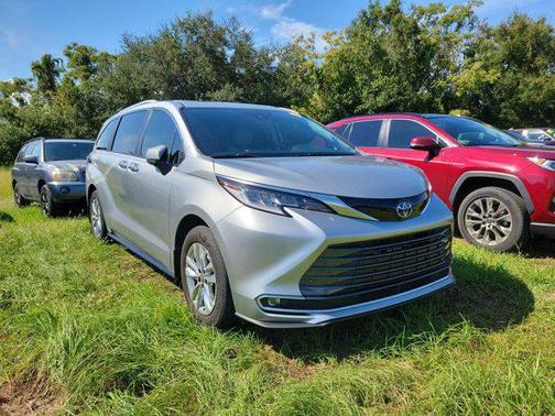Celestial Silver Metallic 2025 Toyota Sienna Limited