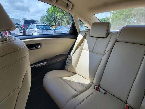 2015 Toyota Avalon Hybrid XLE Touring