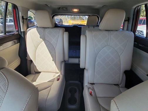 Ruby Flare Pearl 2022 Toyota Highlander Hybrid Platinum