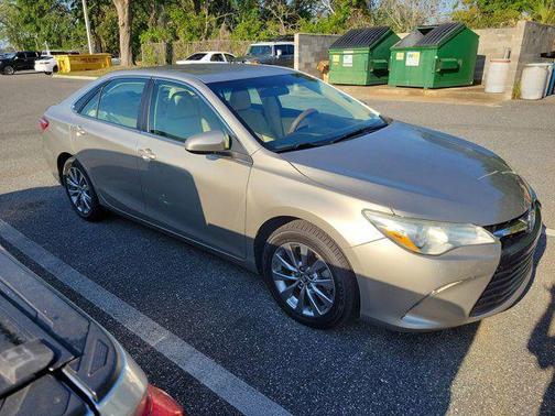 2016 Toyota Camry XLE