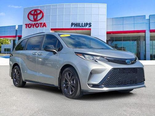 2025 Toyota Sienna XSE 7 Passenger