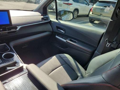 2025 Toyota Sienna XSE 7 Passenger