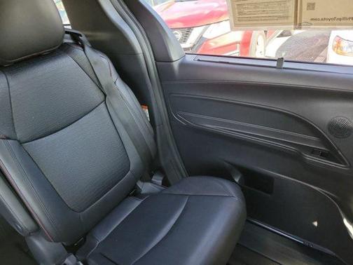 2025 Toyota Sienna XSE 7 Passenger