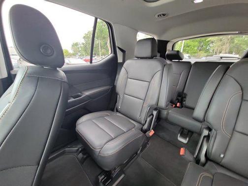 Iridescent Pearl Tricoat 2019 Chevrolet Traverse Premier