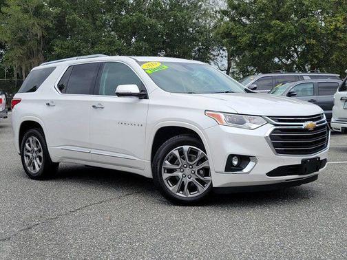 Iridescent Pearl Tricoat 2019 Chevrolet Traverse Premier