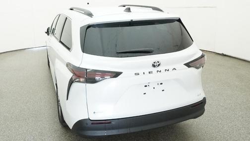 Wind Chill Pearl 2026 Toyota Sienna XLE