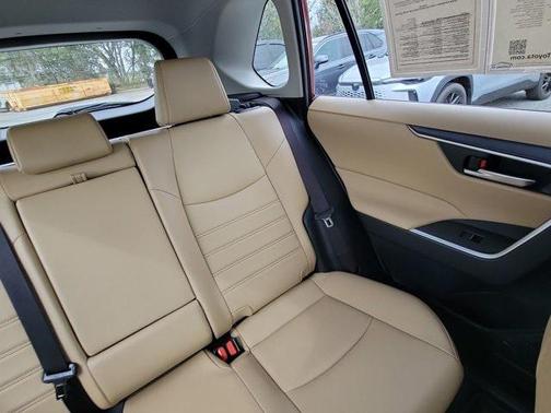 2023 Toyota RAV4 Hybrid XLE Premium