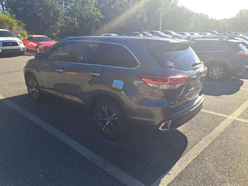 2019 Toyota Highlander LE I4