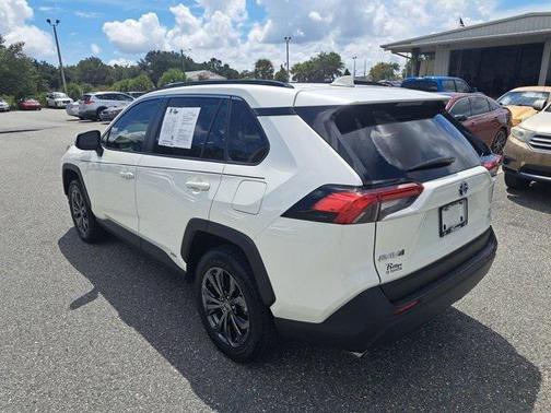 2022 Toyota RAV4 Hybrid XLE Premium