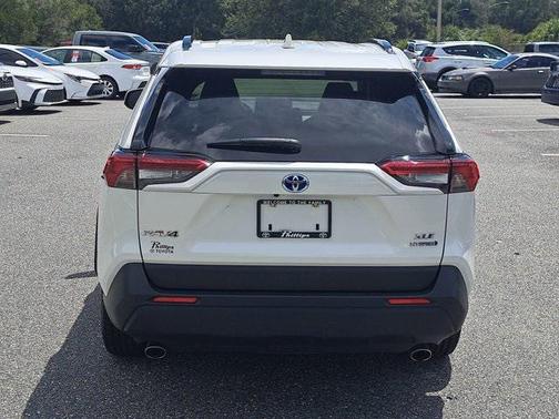 2022 Toyota RAV4 Hybrid XLE Premium